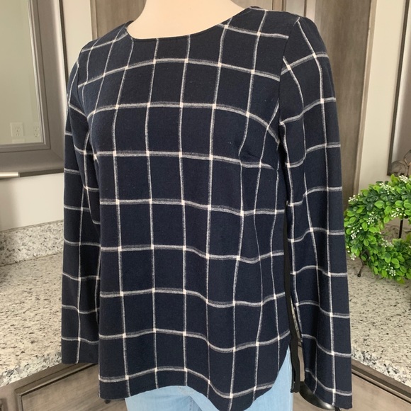 Boutique Top - Picture 1 of 4